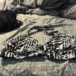 Swimsuits for All leopard print bikini top. NWT